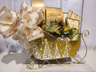 Discover an Art of Meat and Cheese Trays in Our Luxurious Gift Baskets