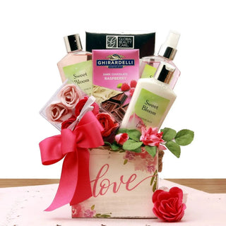 Love In Bloom Gift Set - Conrad's Best Gourmet Gifts - product image